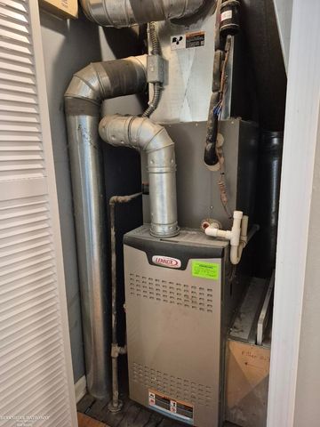 25842 Leach Street, Roseville, MI 48066