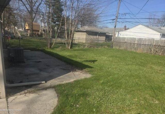 25842 Leach Street, Roseville, MI 48066