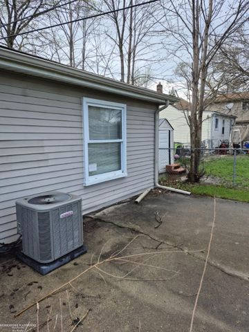 25842 Leach Street, Roseville, MI 48066