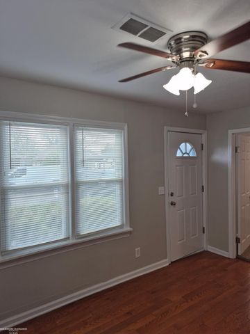 25842 Leach Street, Roseville, MI 48066