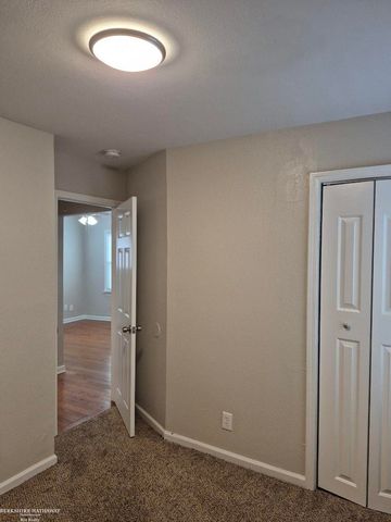 25842 Leach Street, Roseville, MI 48066