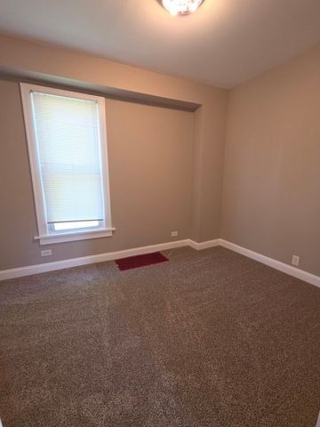 118 N Washington Street, Carpentersville, IL 60110