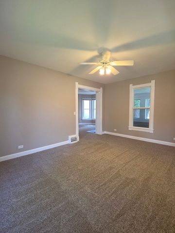 118 N Washington Street, Carpentersville, IL 60110