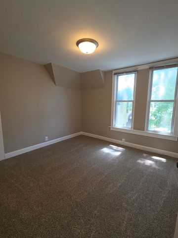 118 N Washington Street, Carpentersville, IL 60110