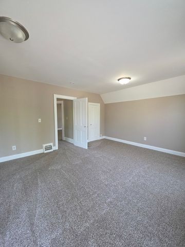 118 N Washington Street, Carpentersville, IL 60110