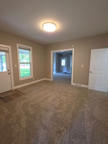 118 N Washington Street, Carpentersville, IL 60110