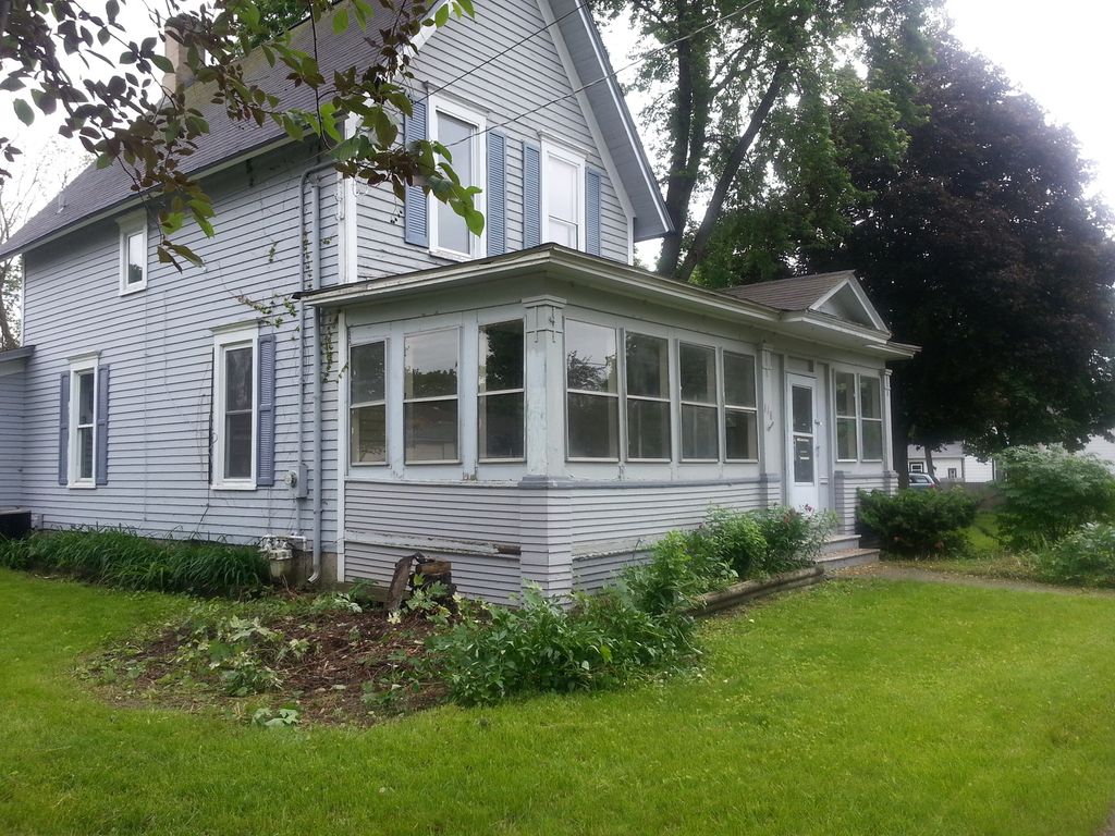 118 N Washington Street, Carpentersville, IL 60110