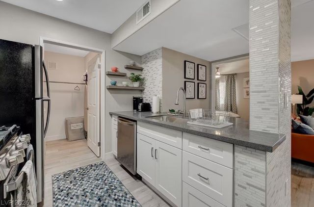 7885 West Flamingo Road 1156, Las Vegas, NV 89147