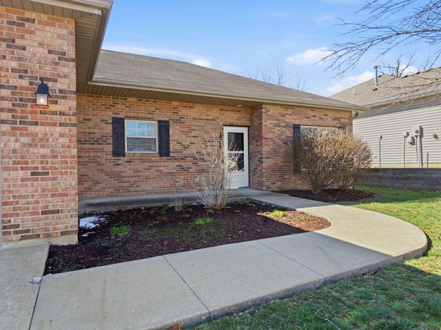 1806 GYPSY MOTH DR, Columbia, MO 65202