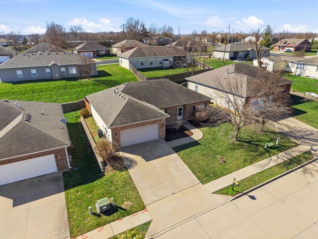 1806 GYPSY MOTH DR, Columbia, MO 65202