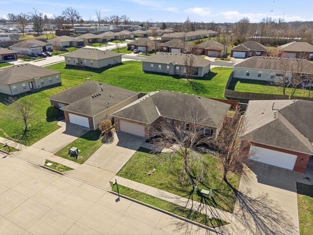 1806 GYPSY MOTH DR, Columbia, MO 65202