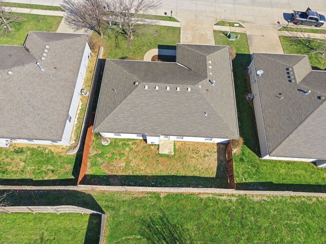 1806 GYPSY MOTH DR, Columbia, MO 65202