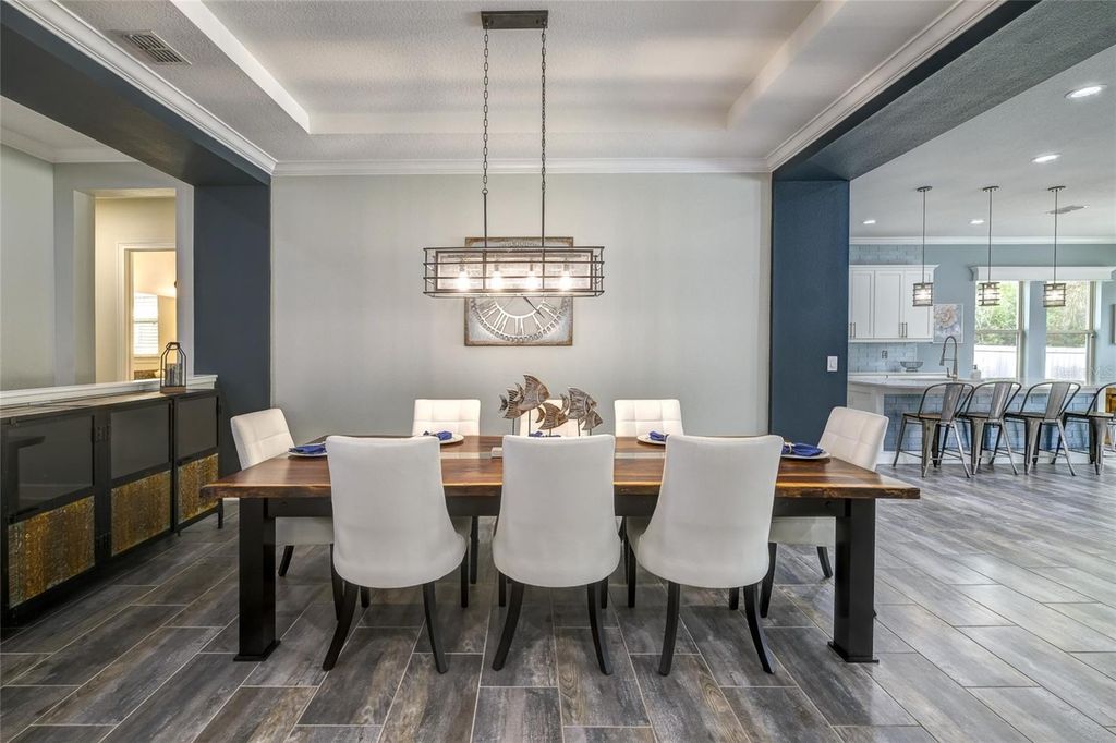 Image 11 of property listing at 747 116TH COURT NE, Bradenton, FL 34212