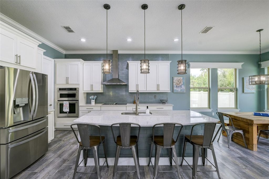 Image 19 of property listing at 747 116TH COURT NE, Bradenton, FL 34212