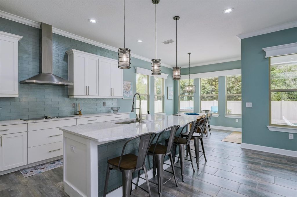 Image 20 of property listing at 747 116TH COURT NE, Bradenton, FL 34212