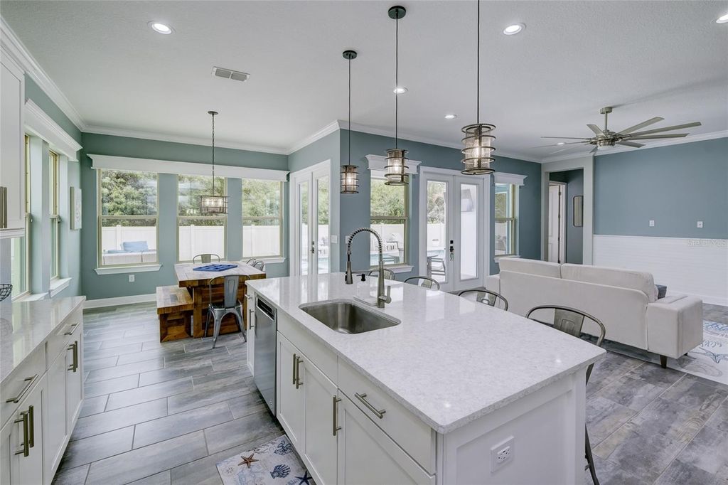 Image 23 of property listing at 747 116TH COURT NE, Bradenton, FL 34212