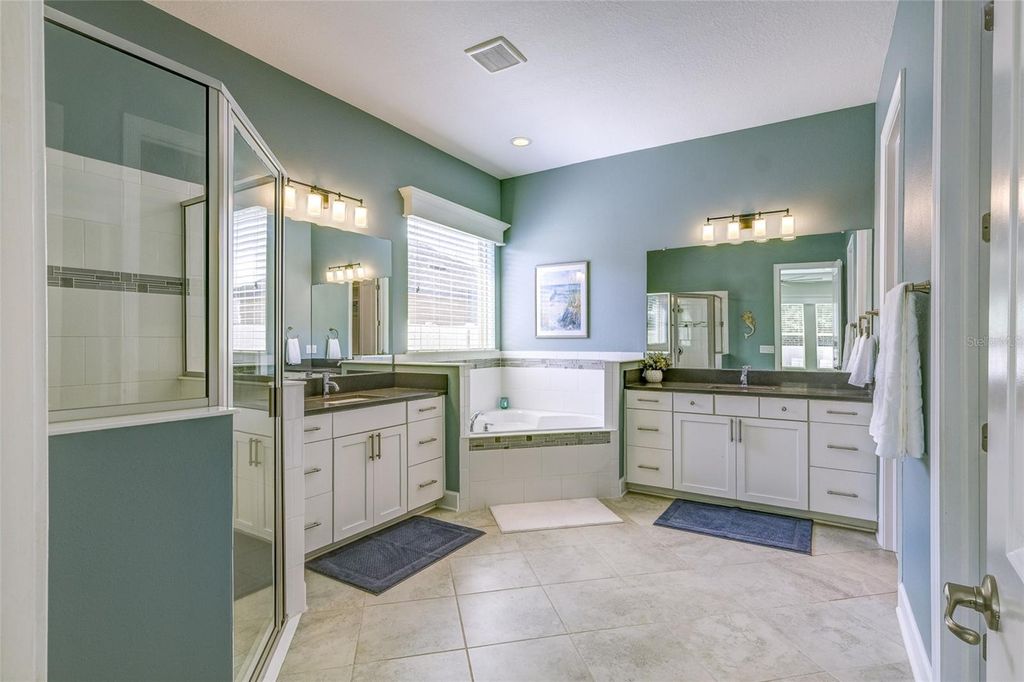 Image 30 of property listing at 747 116TH COURT NE, Bradenton, FL 34212