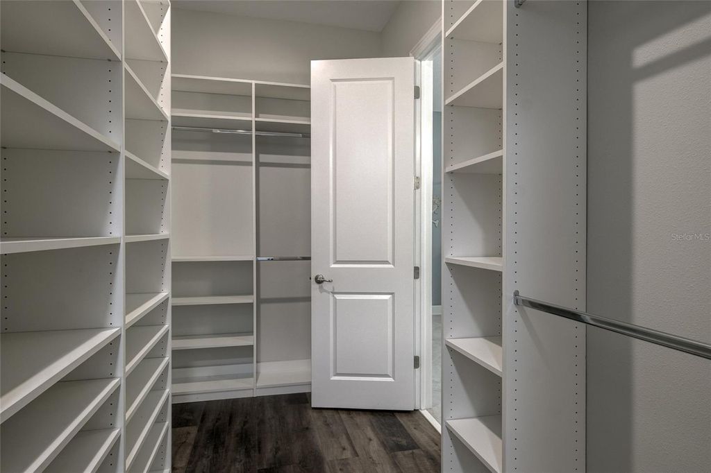 Image 33 of property listing at 747 116TH COURT NE, Bradenton, FL 34212