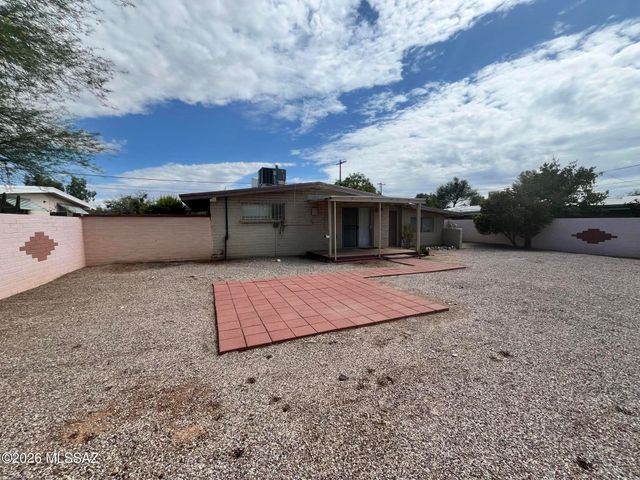 5111 E Peach Street, Tucson, AZ 85712