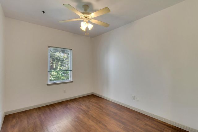 1011 N Lbj DR 101A, San Marcos, TX 78666