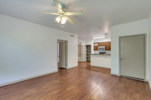 1011 N Lbj DR 101A, San Marcos, TX 78666