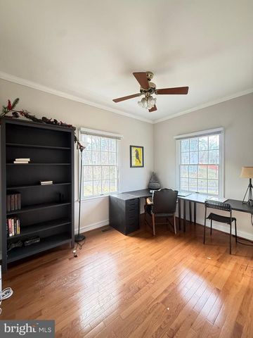 1742 VALLEY AVE, Mclean, VA 22101