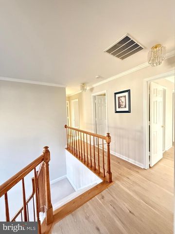 1742 VALLEY AVE, Mclean, VA 22101