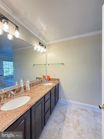 1742 VALLEY AVE, Mclean, VA 22101