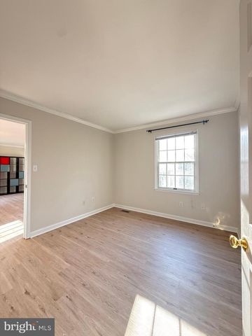 1742 VALLEY AVE, Mclean, VA 22101