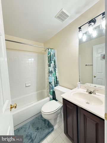 1742 VALLEY AVE, Mclean, VA 22101