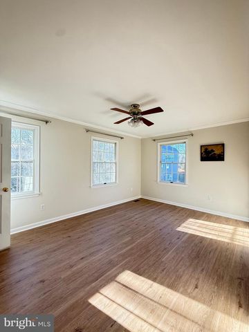 1742 VALLEY AVE, Mclean, VA 22101