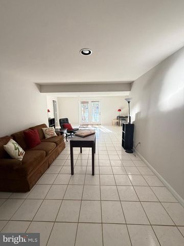 1742 VALLEY AVE, Mclean, VA 22101