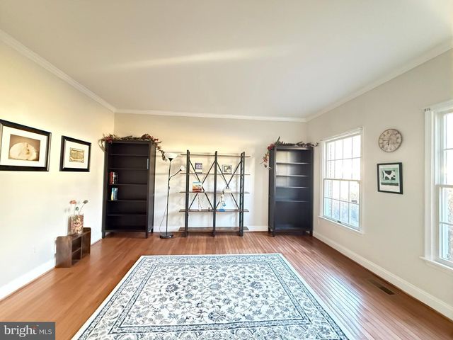 1742 VALLEY AVE, Mclean, VA 22101