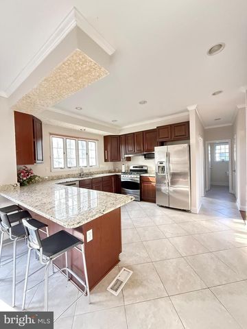 1742 VALLEY AVE, Mclean, VA 22101