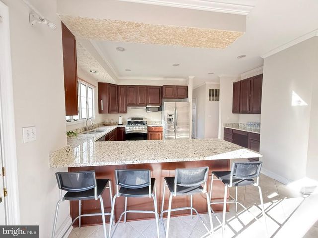 1742 VALLEY AVE, Mclean, VA 22101