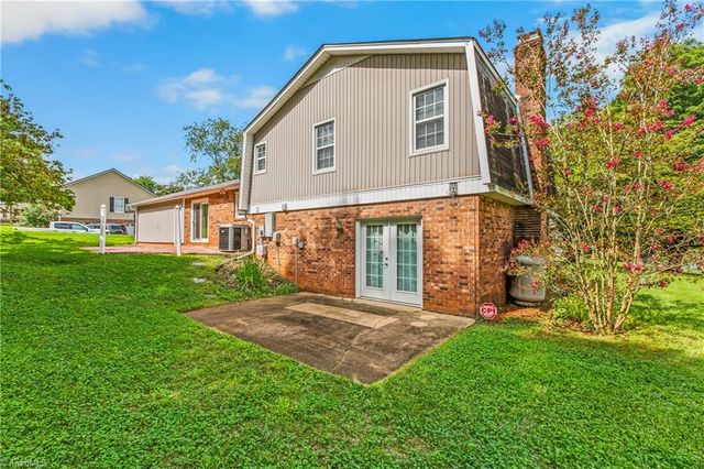 101 Asheview Court, King, NC 27021