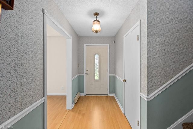101 Asheview Court, King, NC 27021