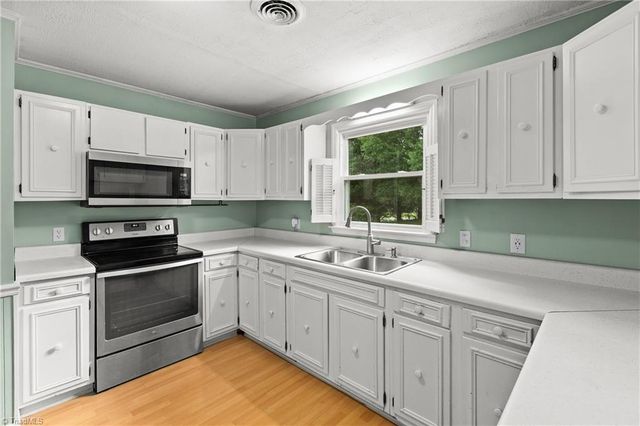 101 Asheview Court, King, NC 27021