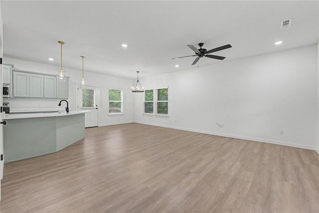3 Runnymede Circle, Bella Vista, AR 72715