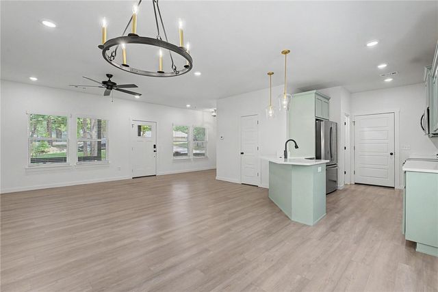 3 Runnymede Circle, Bella Vista, AR 72715