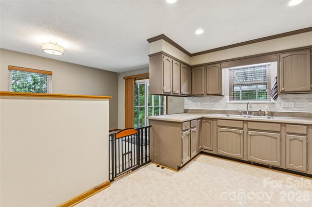 6606 Ludell Lane, Charlotte, NC 28215