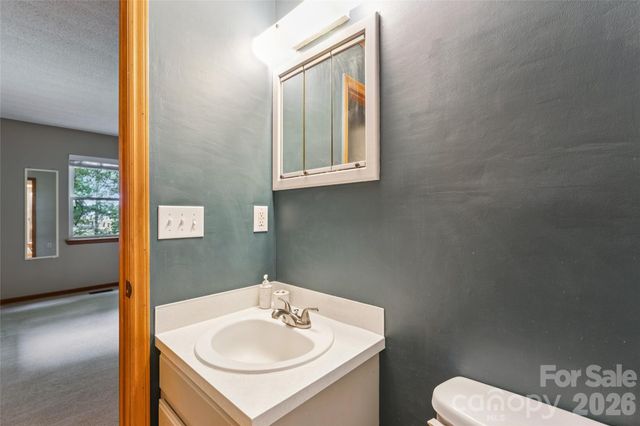 6606 Ludell Lane, Charlotte, NC 28215