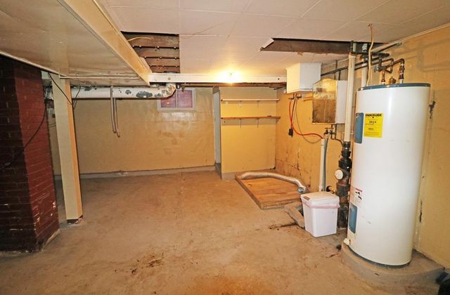 322 E NORTH AVENUE, Little Chute, WI 54140