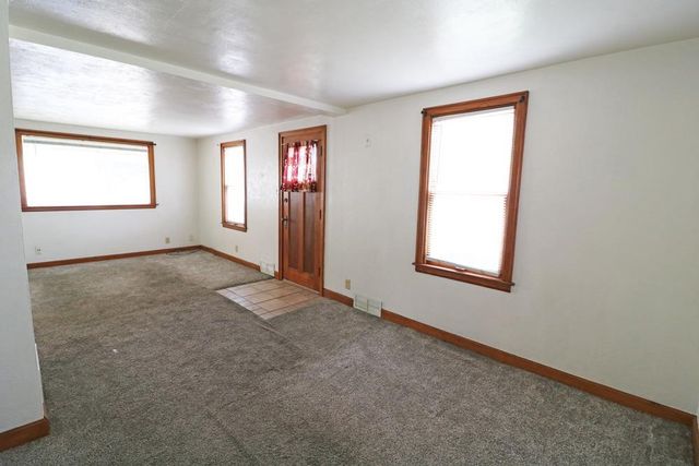 322 E NORTH AVENUE, Little Chute, WI 54140