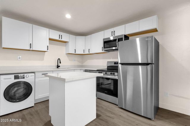 329 N 17TH Drive, Phoenix, AZ 85007