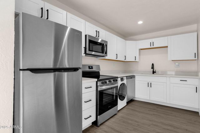 329 N 17TH Drive, Phoenix, AZ 85007