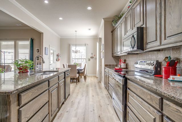 604 Marybeth Drive, Burleson, TX 76028