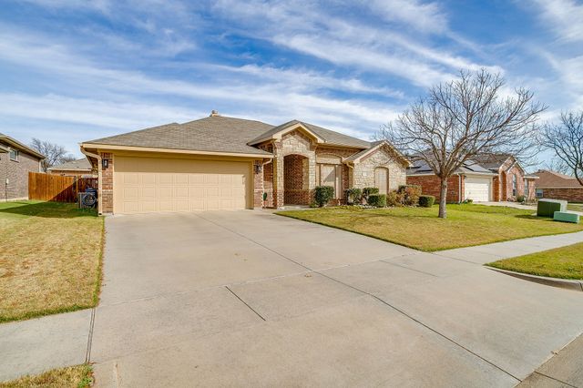 604 Marybeth Drive, Burleson, TX 76028