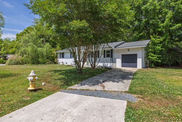 18 Carson Drive, Charleston, SC 29407