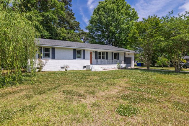 18 Carson Drive, Charleston, SC 29407